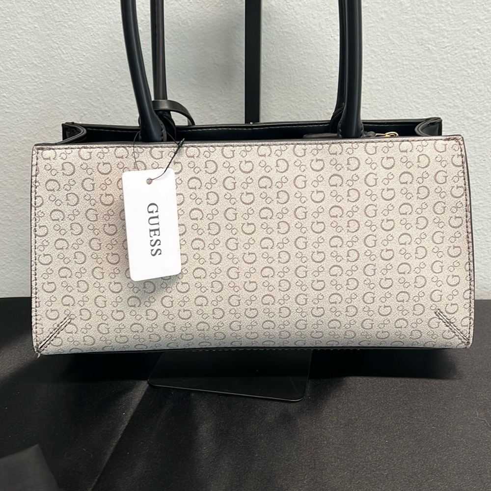 Guess | Classic Bag w/Iconic Logo Bag Charm, Matching Wallet & Dust Bag - Picture 7 of 16